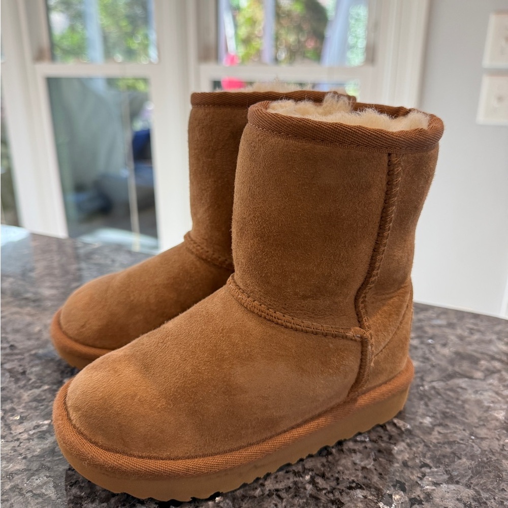 UGG boots size 9 kids